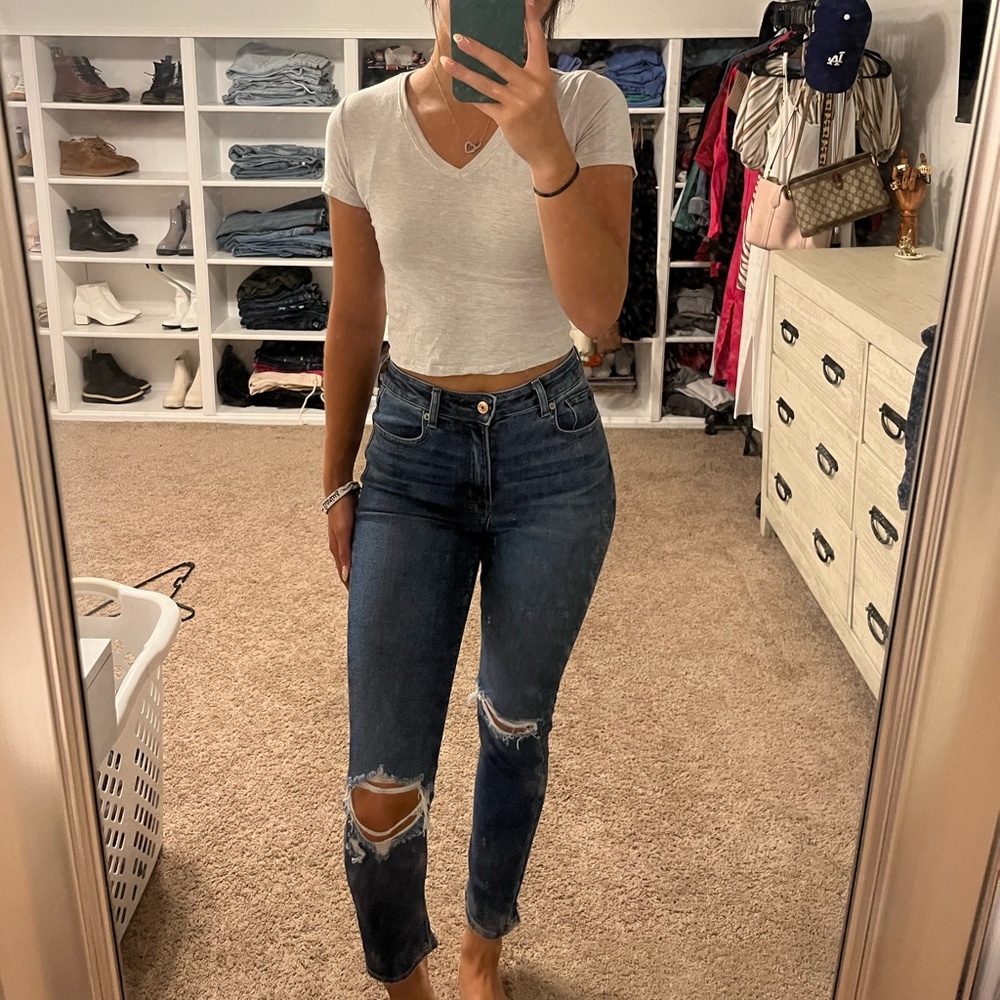 American Eagle High rise mom jeans